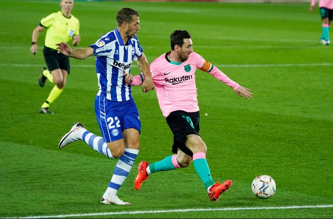 International -Alaves snupper Newcastle-stopper permanent