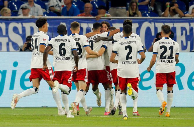 2. Bundesliga -HSV tæt på toppen med sejr over Regensburg