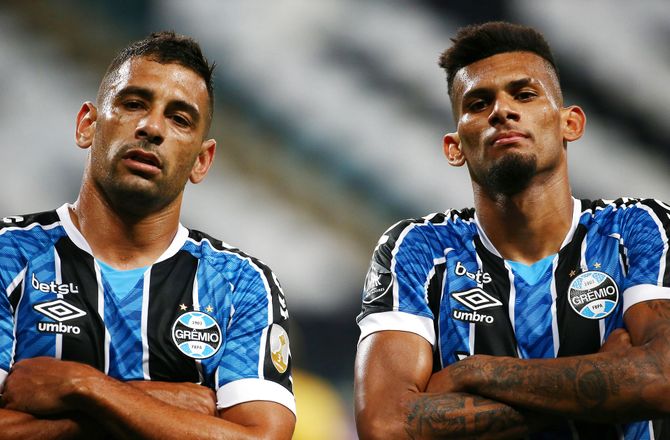 International -Medie: FCM tæt på ny brasiliansk centerback