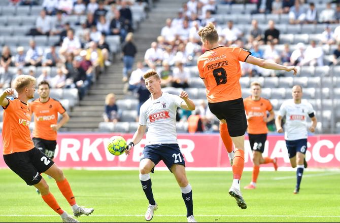 3F Superliga -AGF-chef: Plads til Mortensen og indkøb