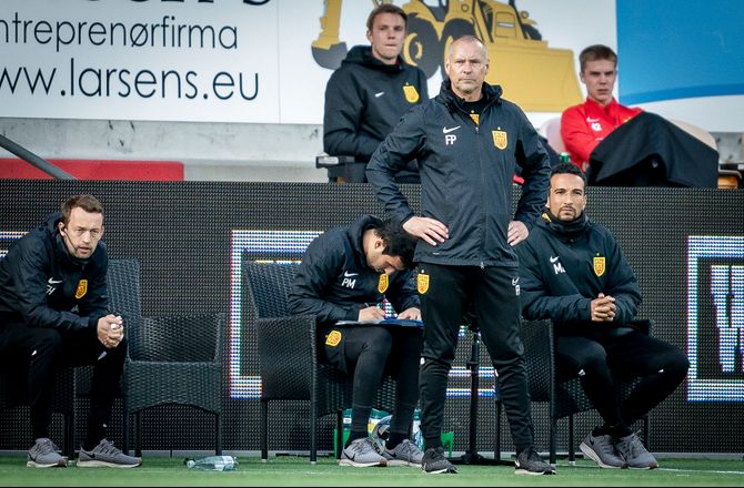 3F Superliga -FCN forlænger med Flemming Pedersen