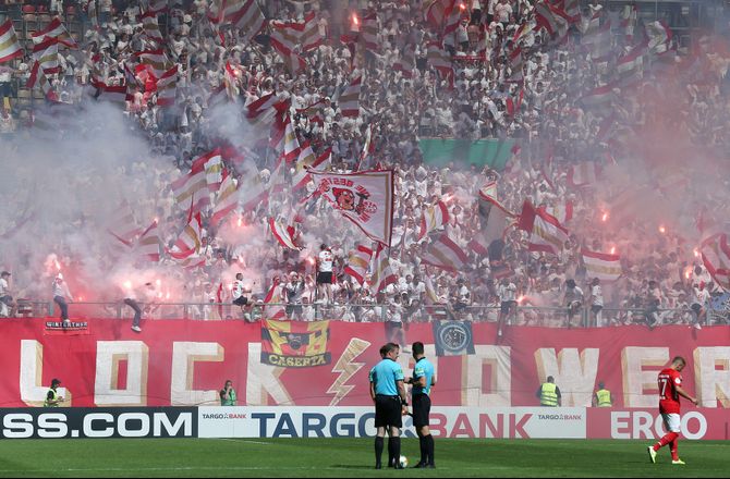 Oprykning/Nedrykning -Kaiserslautern rykker op i 2. Bundesliga