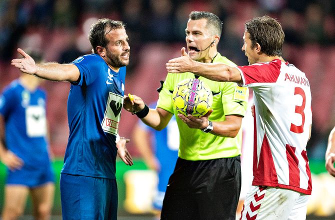 Esbjerg fB -Van der Vaart fik hovedrolle i Serie 4-storsejr
