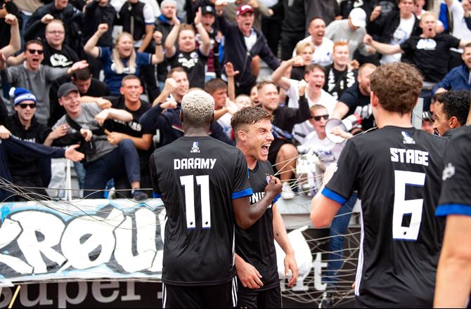 3F Superliga -Thorup hylder varm Biel: Gudsbenådet spiller