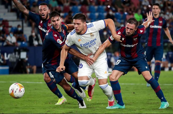 La Liga -Real skuffede mod Levante i vanvidskamp