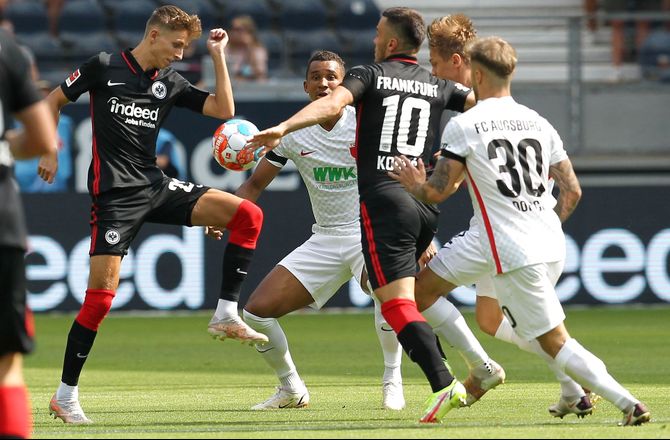 Bundesliga -Jesper Lindstrøm vil have angribere i feltet
