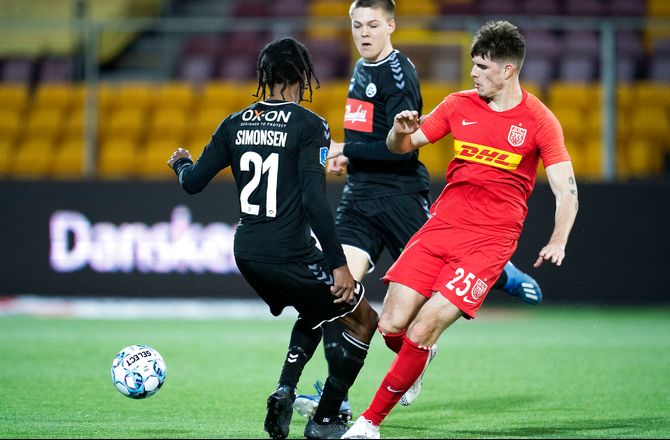 International -FCN sender ubrugt Ivan Mesik til Norge