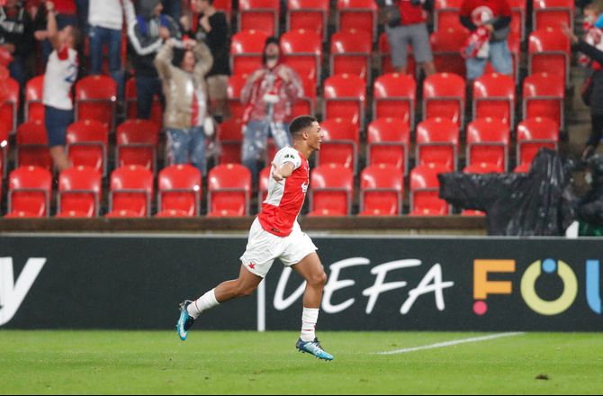 1. Division -Alexander Bah åbnede ballet i Slavia-triumf