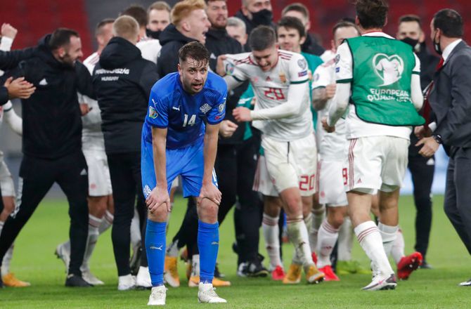 International -Kari Arnason stopper og bliver sportsdirektør