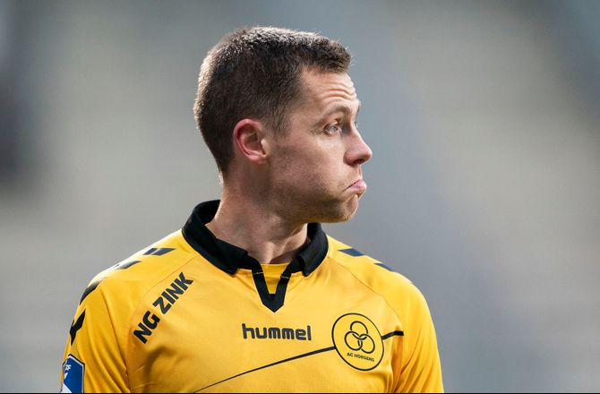 Urvalsdeild -Finnbogason får tre dage for knytnæveslag