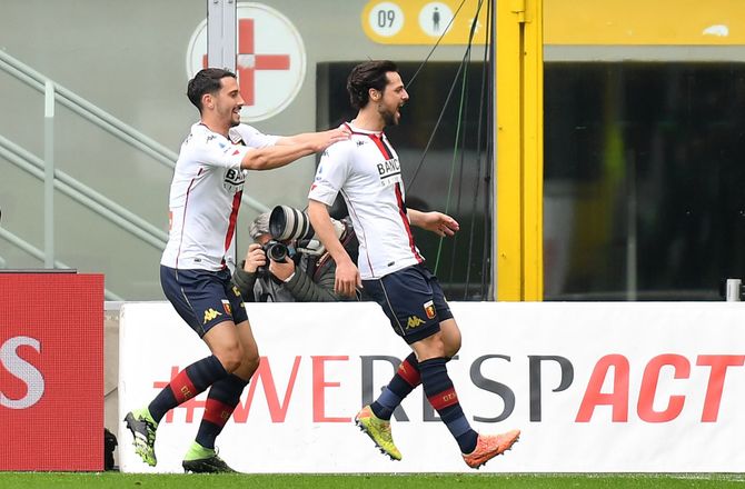 Serie A -Varm Destro lynede med vandflaske i hånden