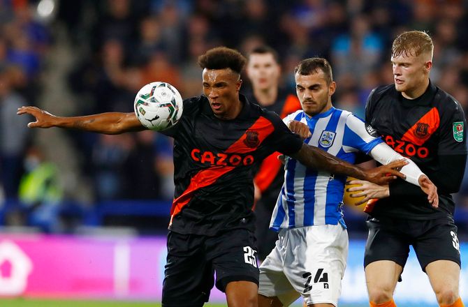 International -Everton sender midtbanespiller til CSKA