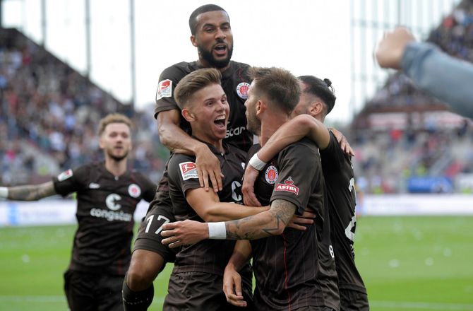 2. Bundesliga -St. Pauli forstærker sig med australsk midt