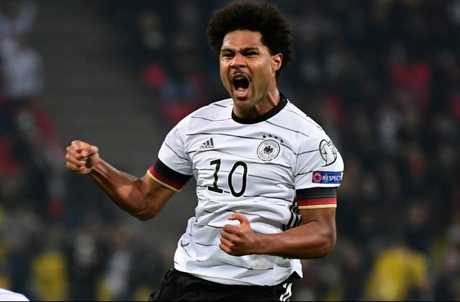VM kval. UEFA -Gnabry blandt de rutinerede: Vil hjælpe som Müller og Özil