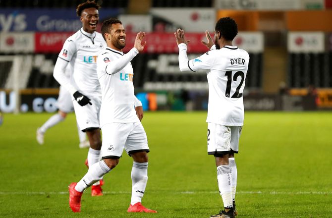 Swansea -Wayne Routledge stopper karrieren