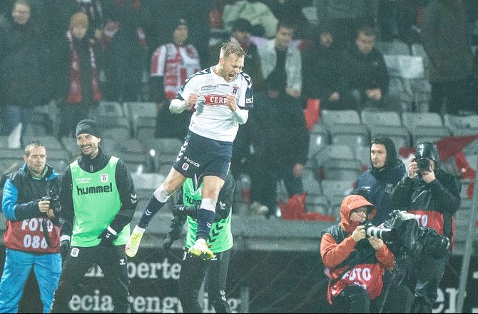 3F Superliga -Klumme: Hvem sætter holdet i AGF?