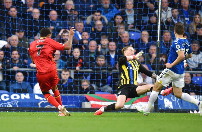 Premier League -Norsk hattrick i vanvittig Watford-målfest