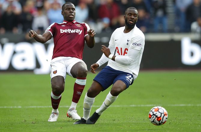 5. Division -Non League-hold suspenderer Zoumas bror