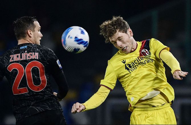 Serie A -Napoli på førstepladsen efter sejr