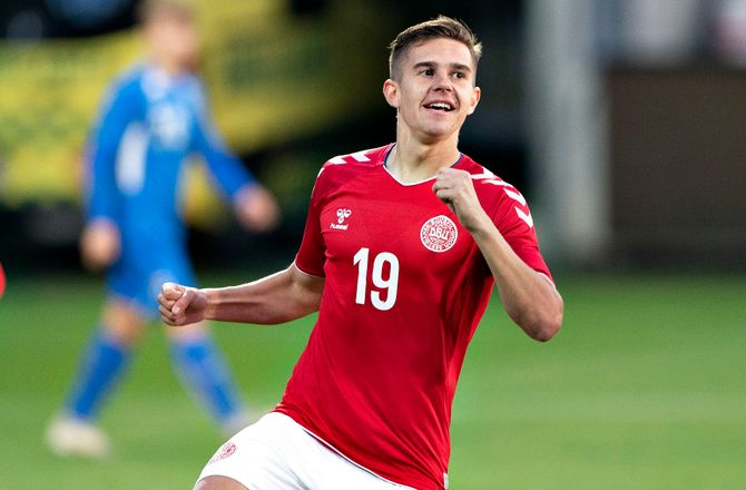 Æresdivisionen -Nyt vinterskifte lurer for Victor Jensen