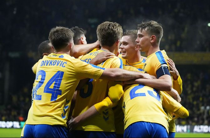 3F Superliga -Brøndby-chef vil se mere fra offensiv duo