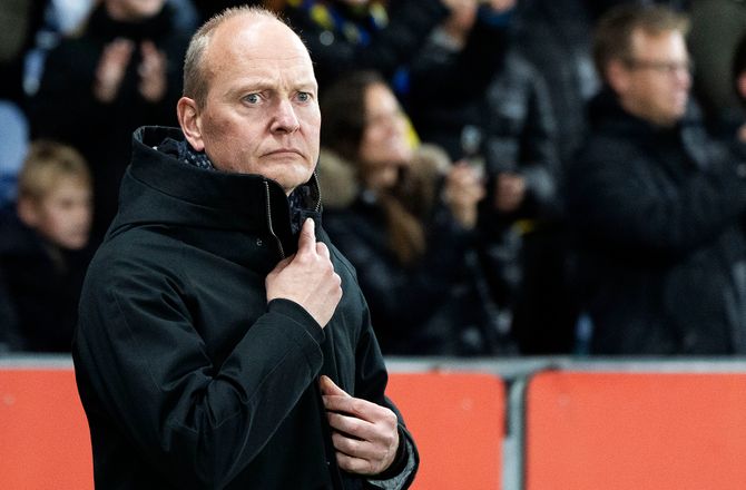 3F Superliga -Niels F. leverer: Lukker i om interesse udefra
