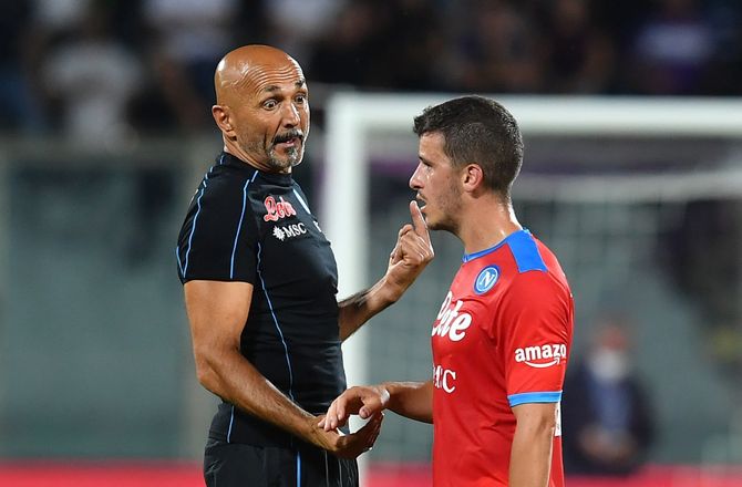 International -Napoli-profil testet positiv for coronavirus