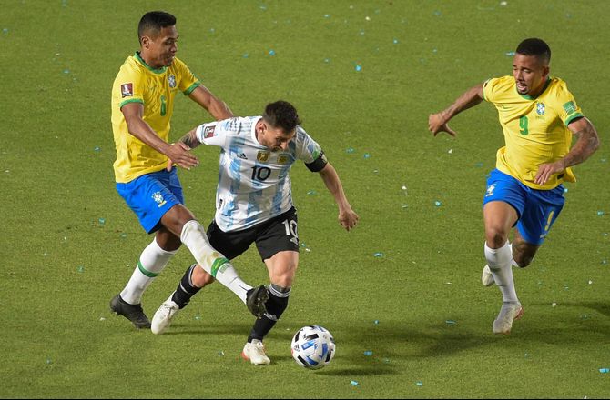 VM -Argentina er VM-klar efter deler mod Brasilien