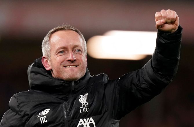 Championship -Ingen Cifuentes - Neil Critchley er ny QPR-manager 