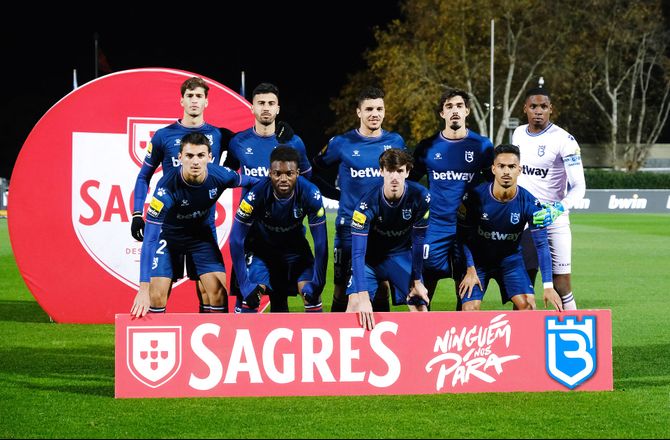 Primeira Liga -Stillede ni mand mod Benfica: En skamplet