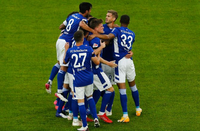 2. Bundesliga -Drexler stangede Schalke til tops