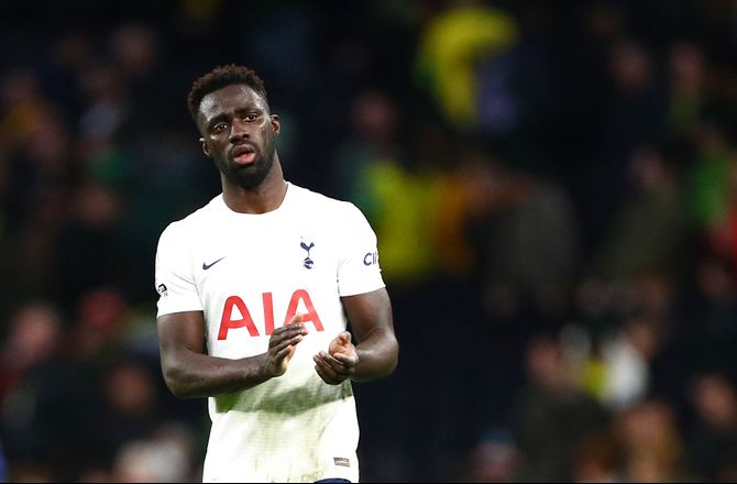 Super Lig -Bekræftet: Galatasaray køber Tottenham-forsvarer
