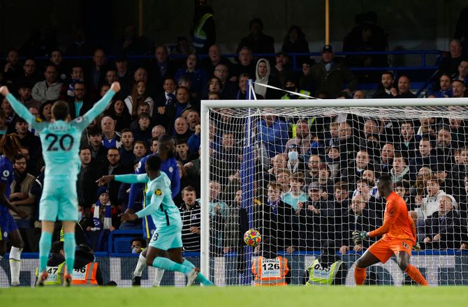 Premier League -Chelsea-nedtur: AC udgik og Welbeck lynede