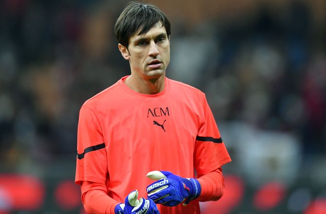 Serie A -Milan-keeper er smittet med coronavirus