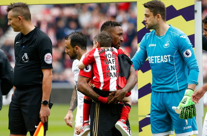 Premier League -Defoe forlader Tottenham-post