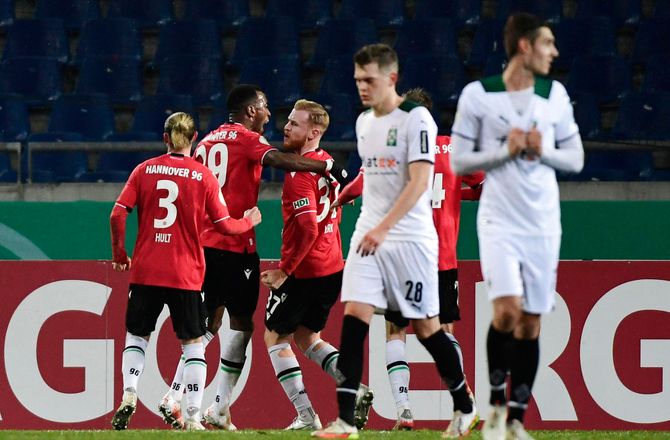 2. Bundesliga -Stopper som 27-årig: Hannover-spids vil være skattekonsulent hos far