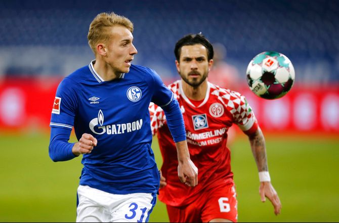 2. Bundesliga -Hansa Rostock låner Schalke-stopper