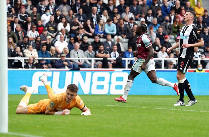 England -Bournemouth lejer keeper i Newcastle 