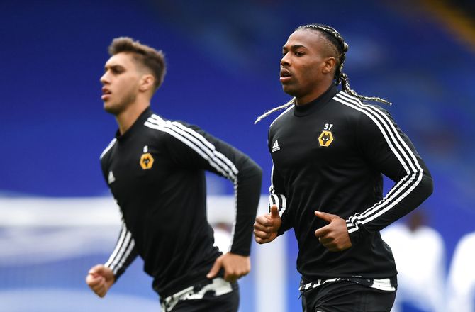 International -Wolves sender midtbanespiller til Schweiz