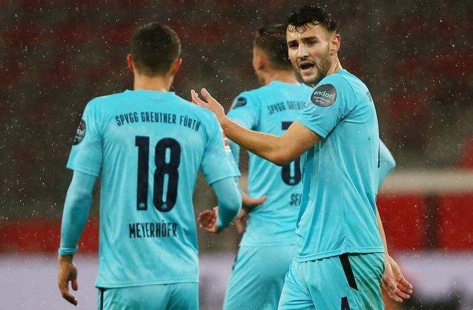 Bundesliga -Ung Fürth-profil tager til Augsburg til sommer