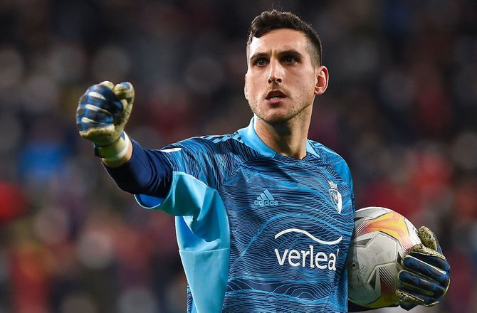 La Liga -Osasuna-målmand forlænger - frikøbsklausul hæves 