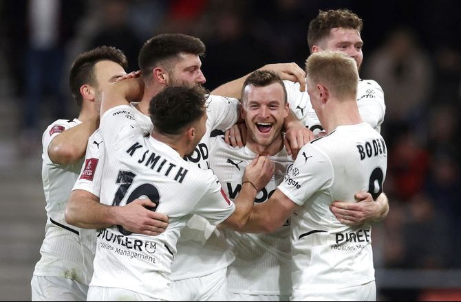 Premier League -West Ham sender angriber ned i Non-League-klub