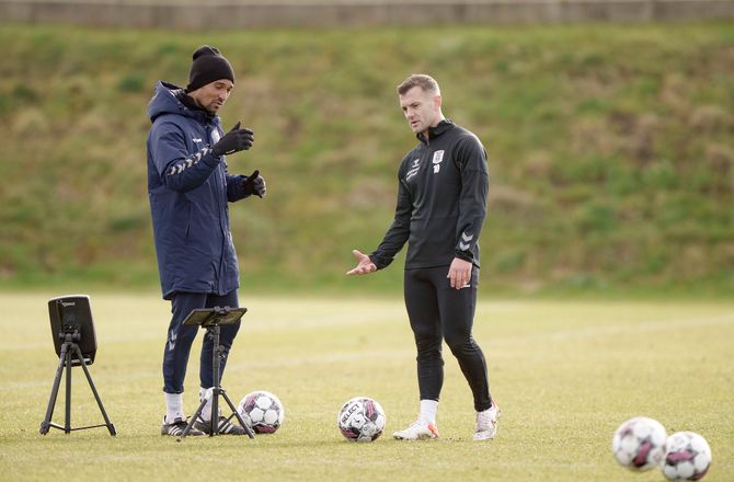 3F Superliga -Wilshere starter ude - Ponce starter for Vejle