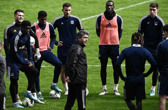 Ligue 1 -Ukrainsk Bordeaux-spiller i tårer: Er påvirket