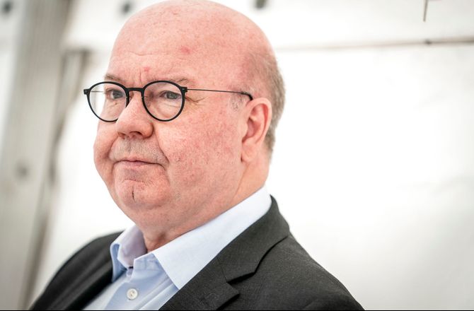 Danmark -DBU-boss åbner for kvindekvoter i dansk fodbold