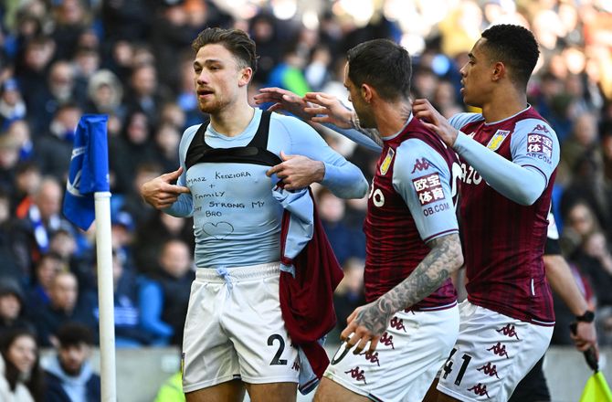 International -Se Matty Cash' mål og hilsen til Kiev-spiller