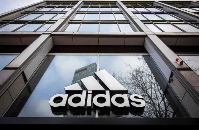 VM kval. UEFA -Adidas stopper som russisk trøjesponsor