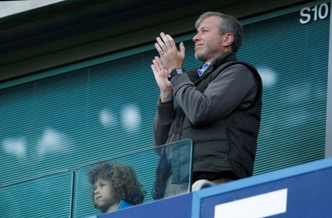 Premier League -Abramovich siger farvel: Har været en ære