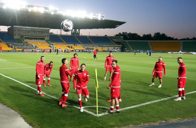 VM kval. UEFA -Sad fast: Dansk modstander har rejst i over 18 timer