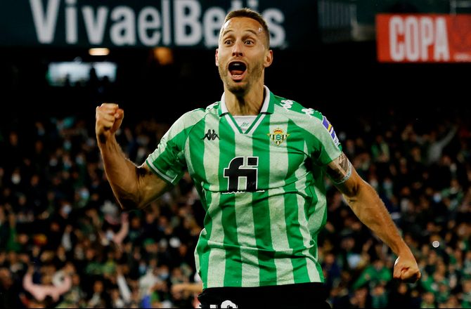 La Liga -Betis vinker farvel til Sergio Canales - skifter til mexicansk fodbold